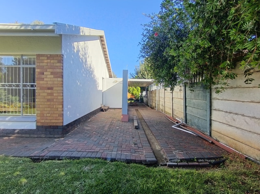 5 Bedroom Property for Sale in Universitas Ridge Free State